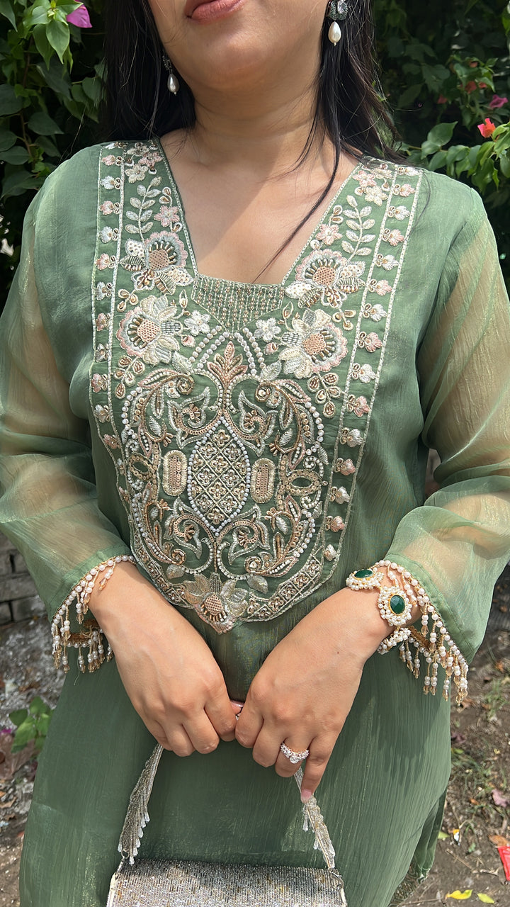 "ADA"-FESTIVE TWO PIECE SET