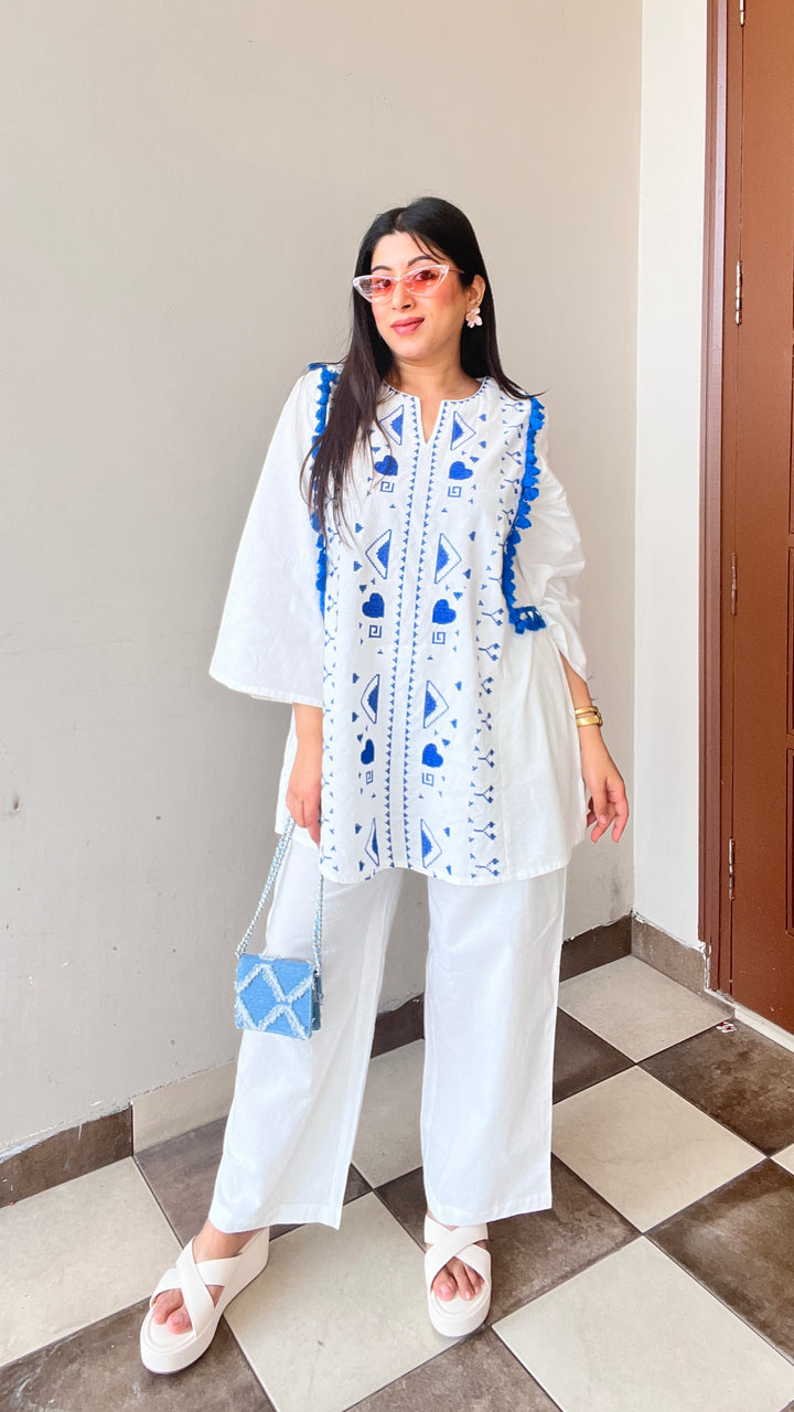 “Zoya”-Ivory Bloom Embroidered Cotton Co-Ord Set 🩵