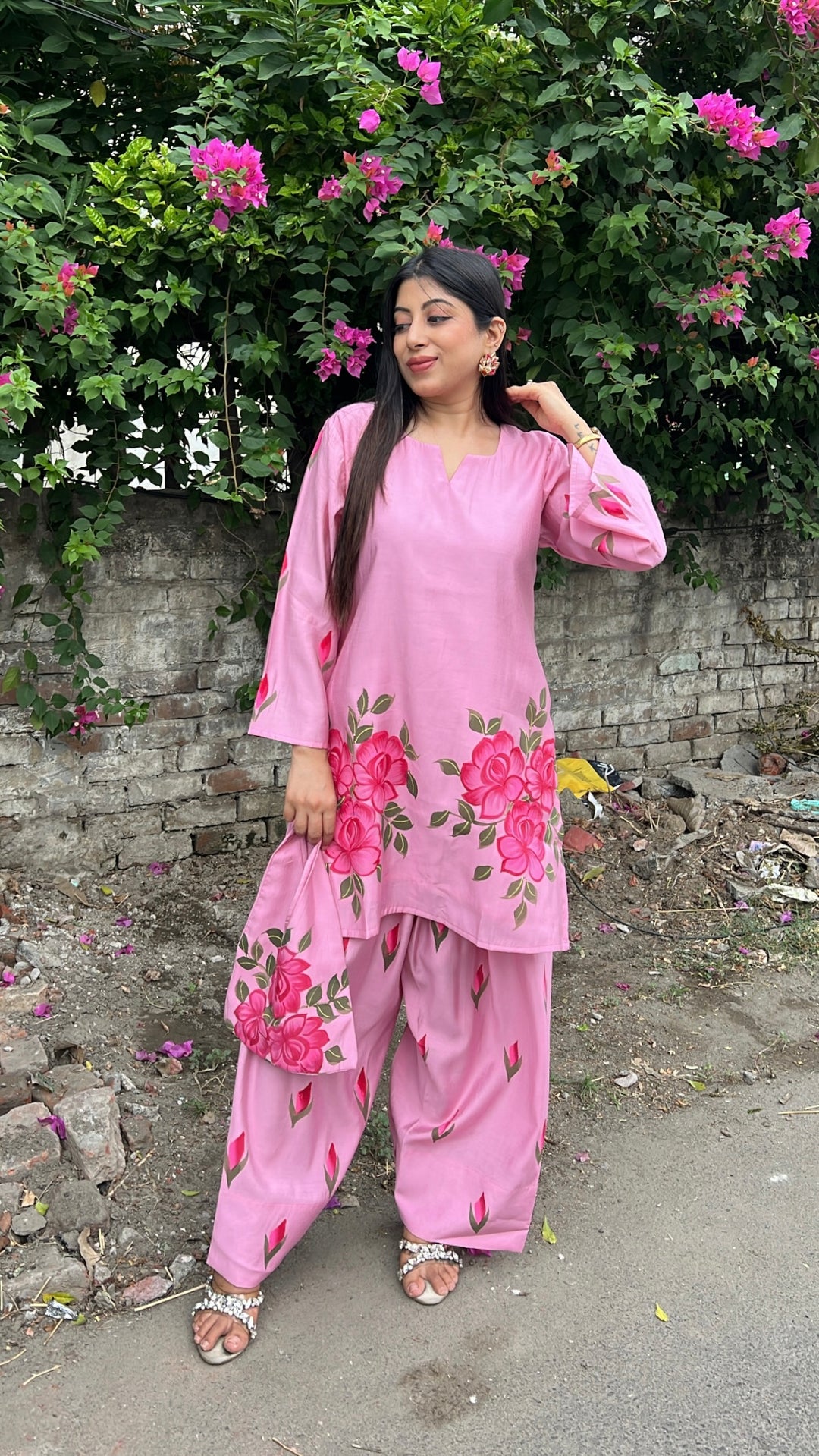 "zainab"-two piece set with potli bag