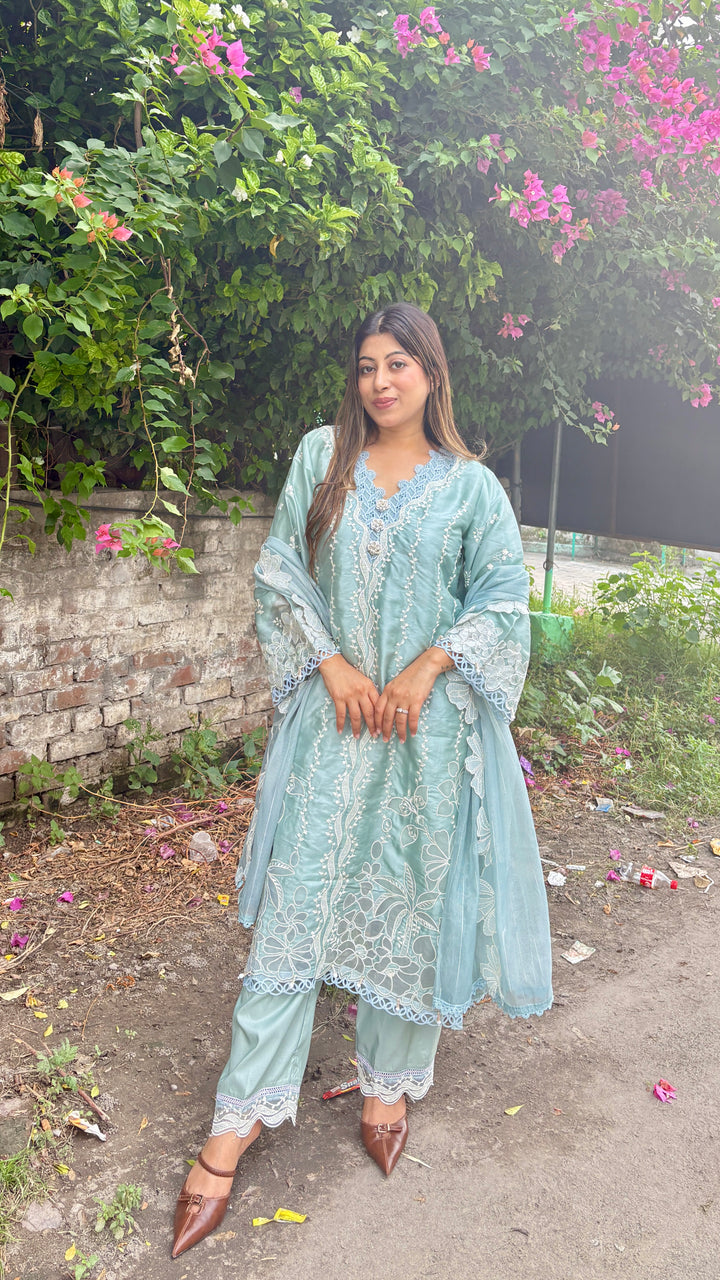 "libaas"-three piece pakistani suit