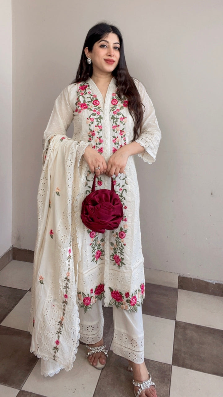 "ISHNIYA"-FLORAL EMBROIDERY THREE PIECE SUIT SET