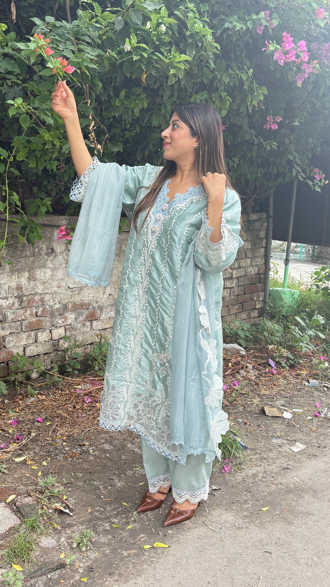 "libaas"-three piece pakistani suit