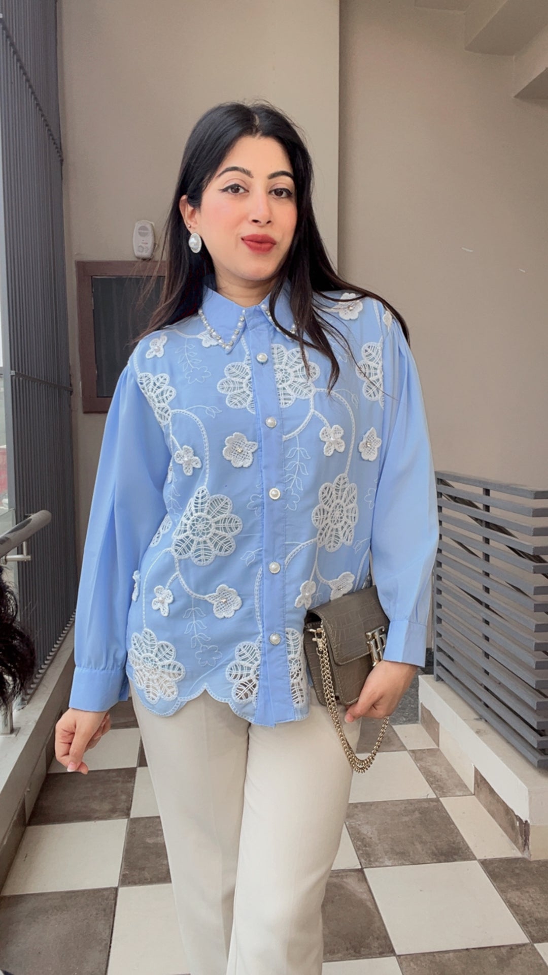 "daizy"-floral embroidery shirt