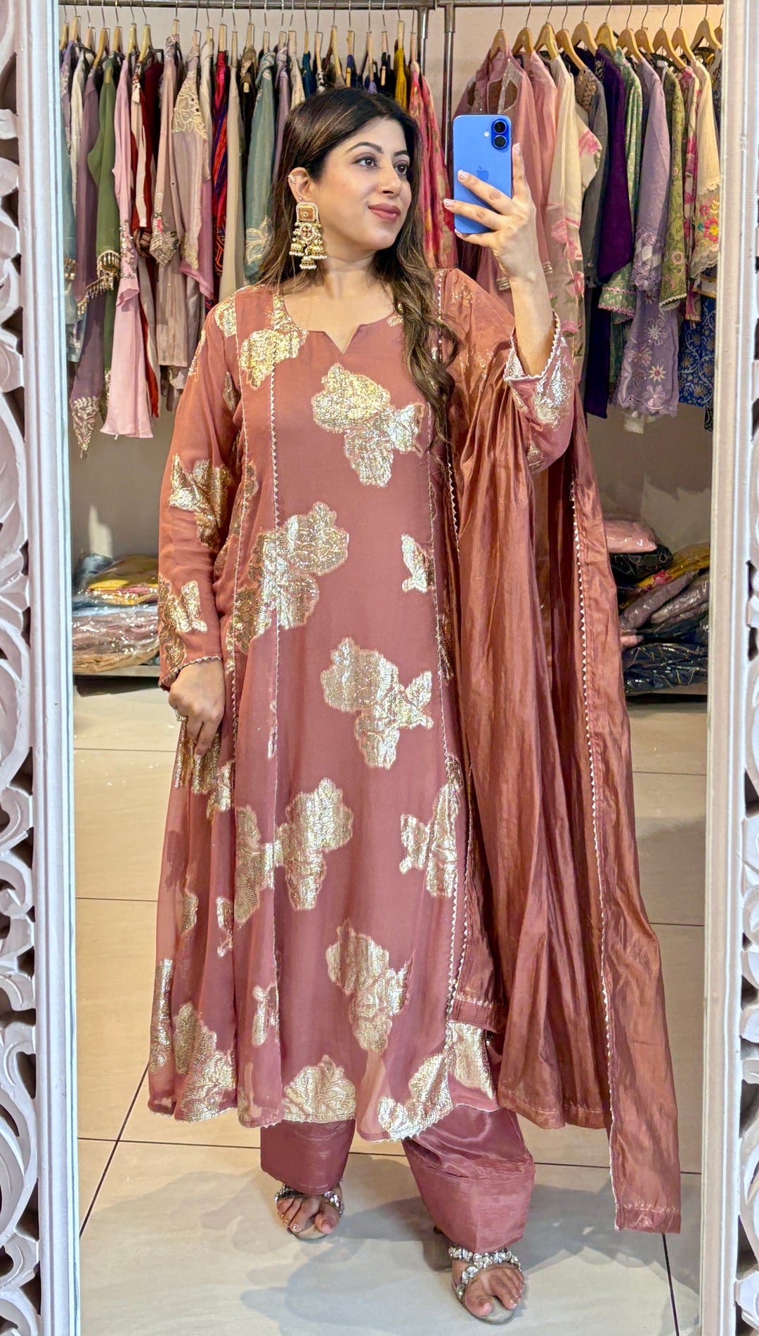 "hiba"-Beautiful foil-printed kurta set with matching trousers and a draped dupatta
