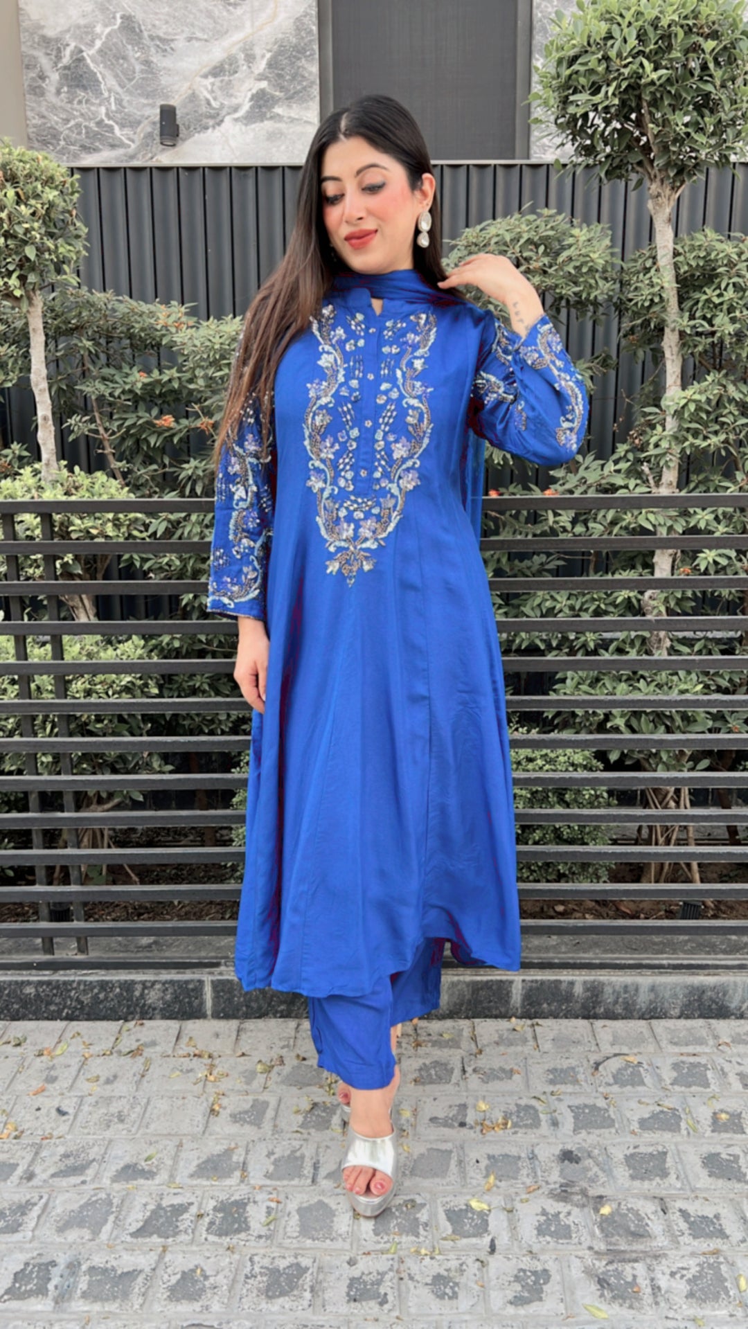 ROSHNI-ANARKALI THREE PIECE SUIT SET