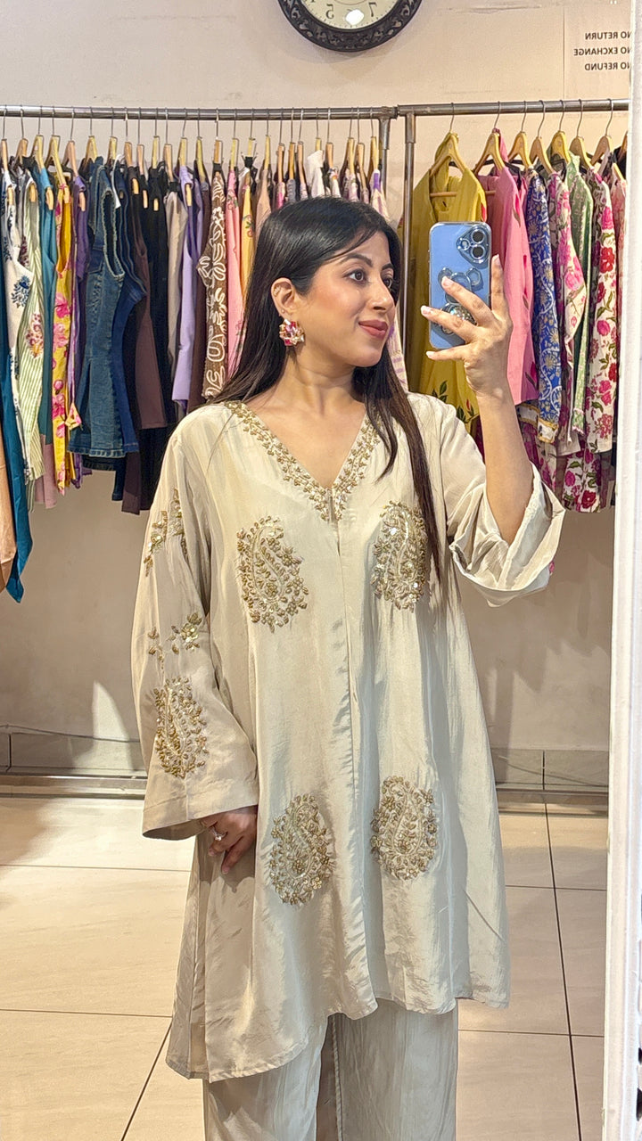 "kunava"-EMBELLISHED TWO PIECE SET