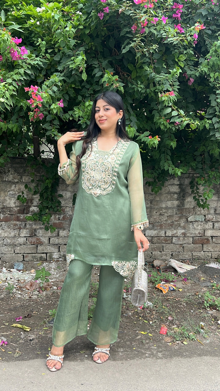 "ADA"-FESTIVE TWO PIECE SET