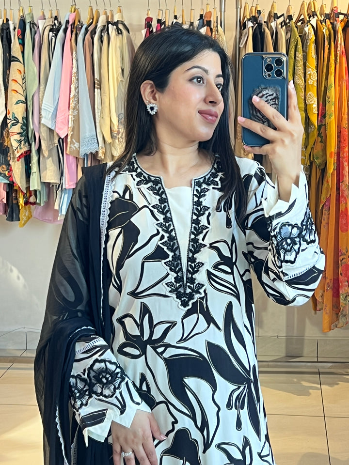 "FIZA"-THREE PIECE PAKISTANI SUIT