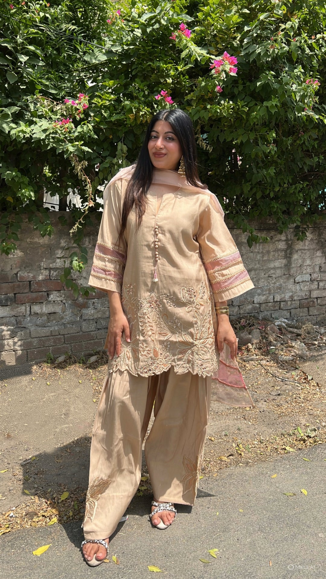 "inaayat"-farshi suit