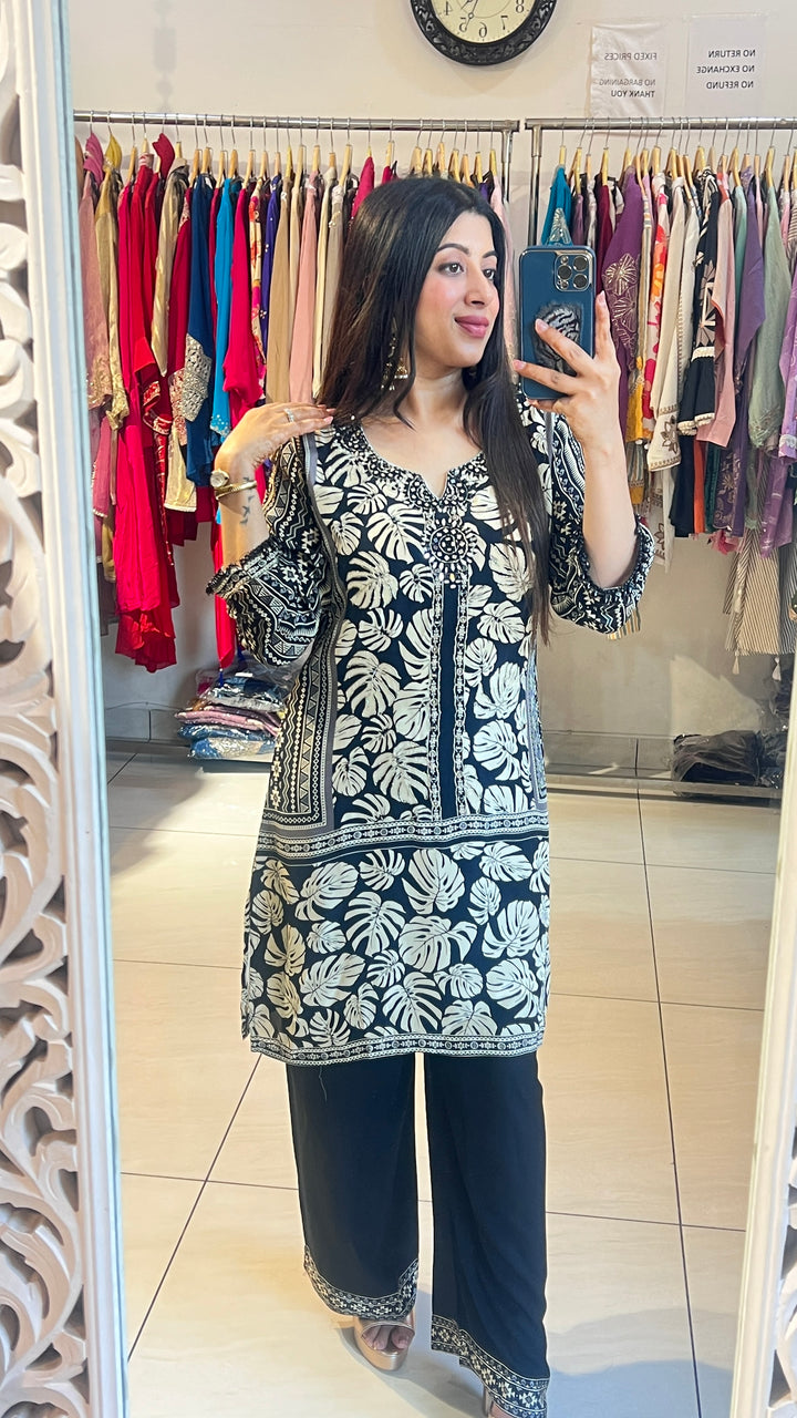 "TAASH"-2 PC BLACK FESTIVE SET