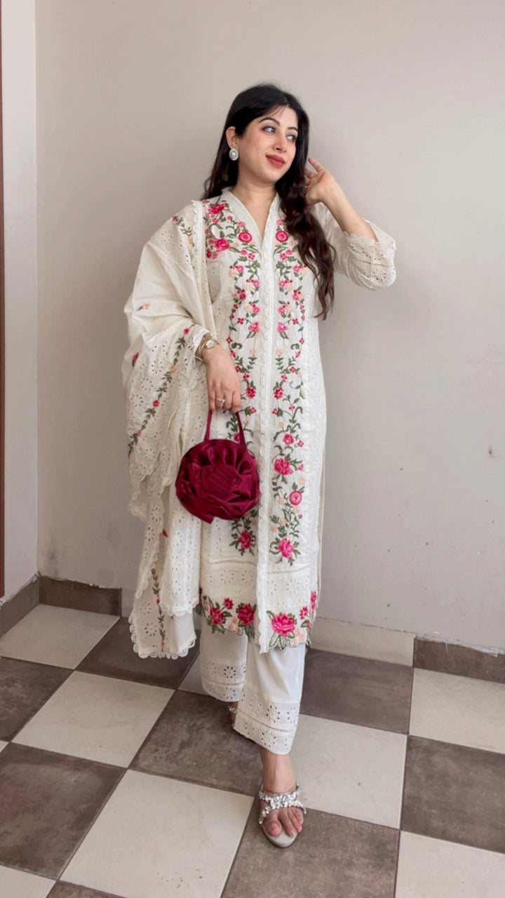 "ISHNIYA"-FLORAL EMBROIDERY THREE PIECE SUIT SET
