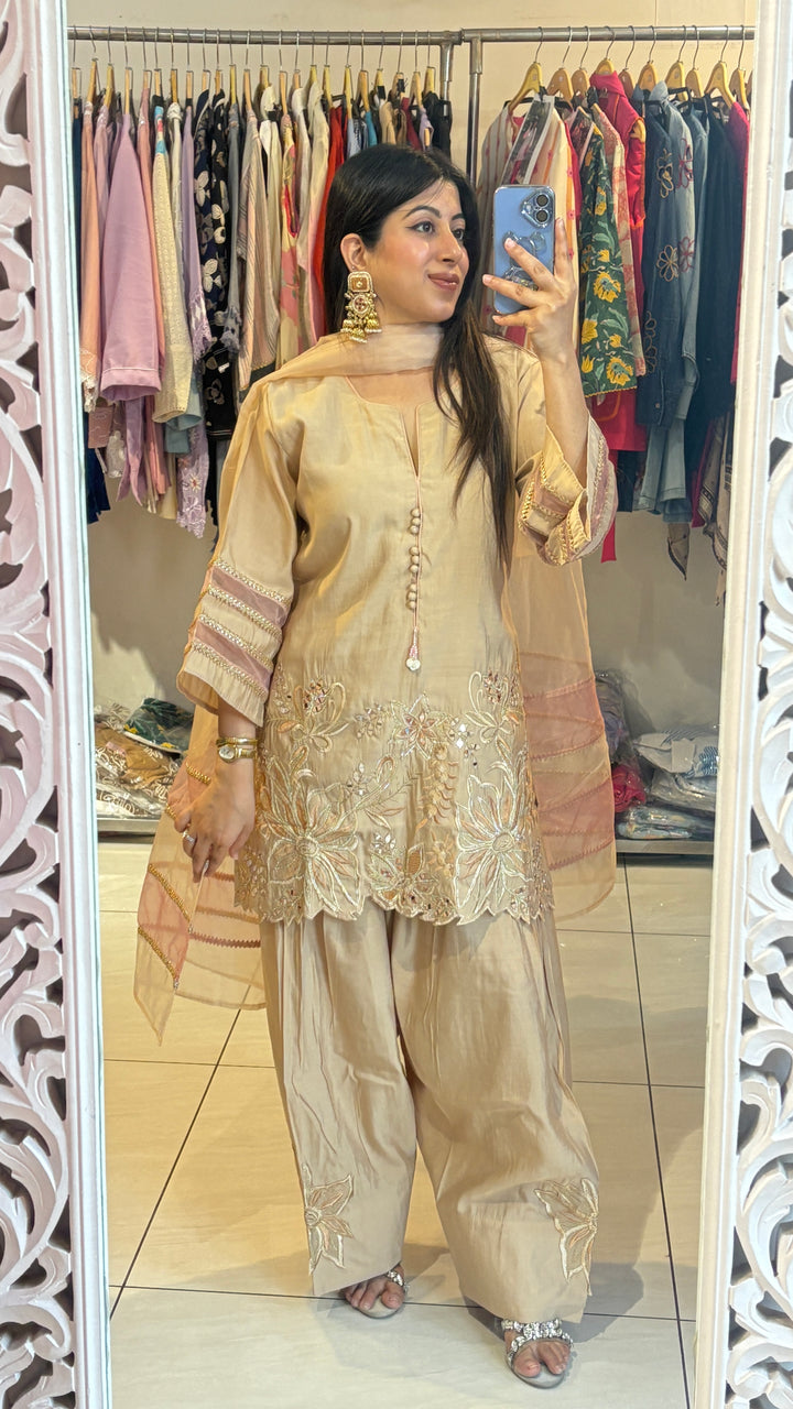"inaayat"-farshi suit