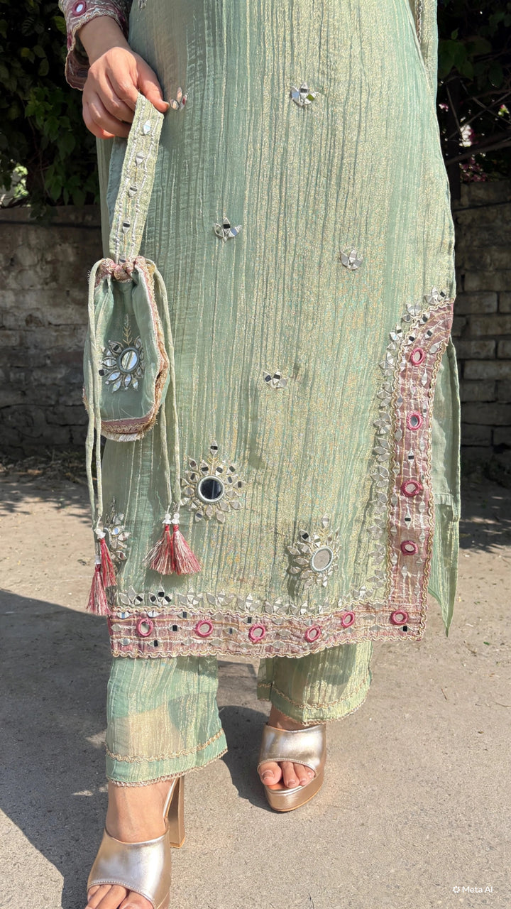 "Yasmin"-festive three piece set