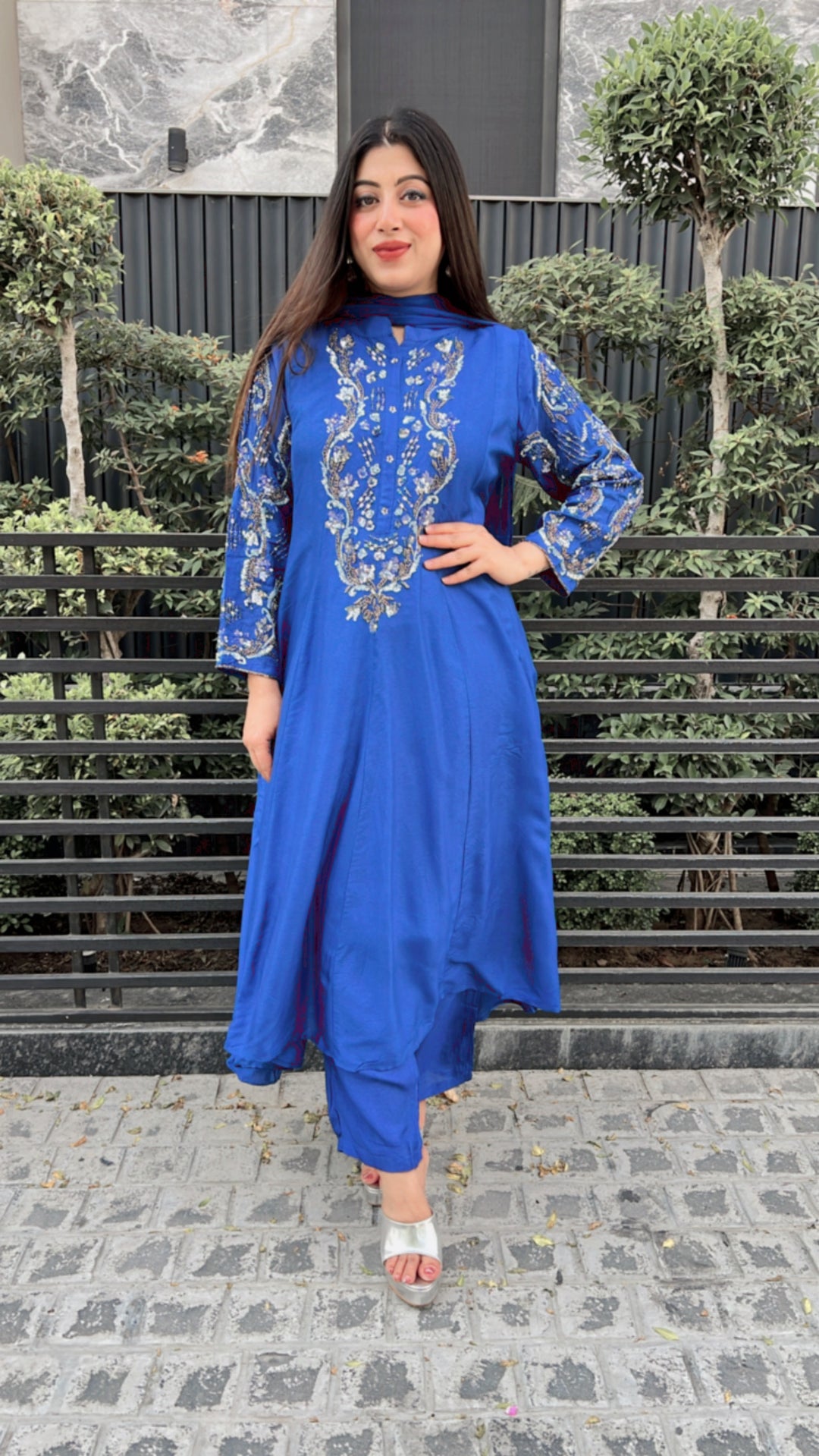 ROSHNI-ANARKALI THREE PIECE SUIT SET