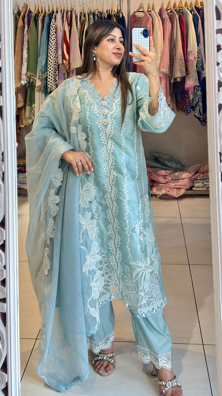 "libaas"-three piece pakistani suit