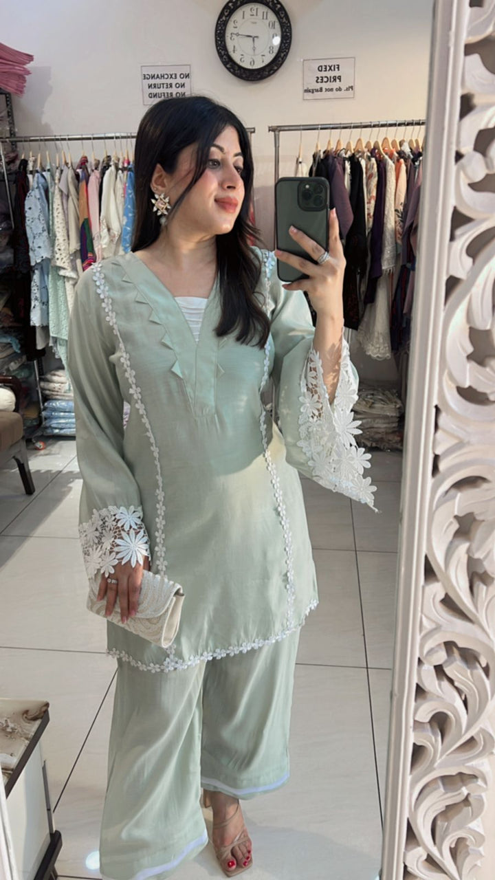 PASTEL GREEN CO-ORD WITH LACE DETAILING