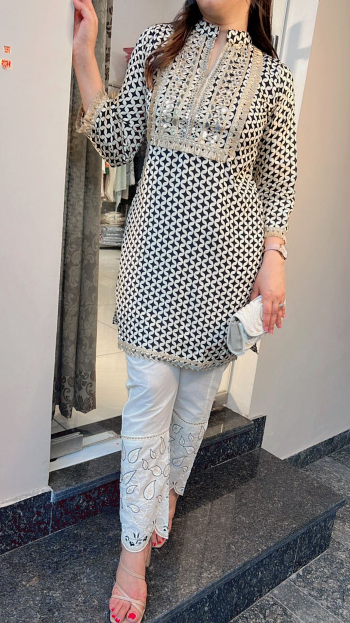 BLACK & WHITE CO-ORD WITH LACE DETAILING