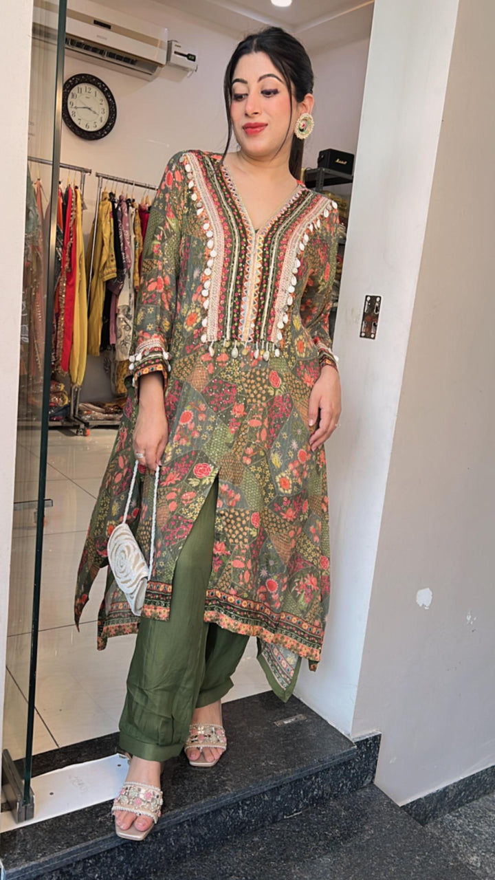 Festive Kaftan Set With Intricate Detailings