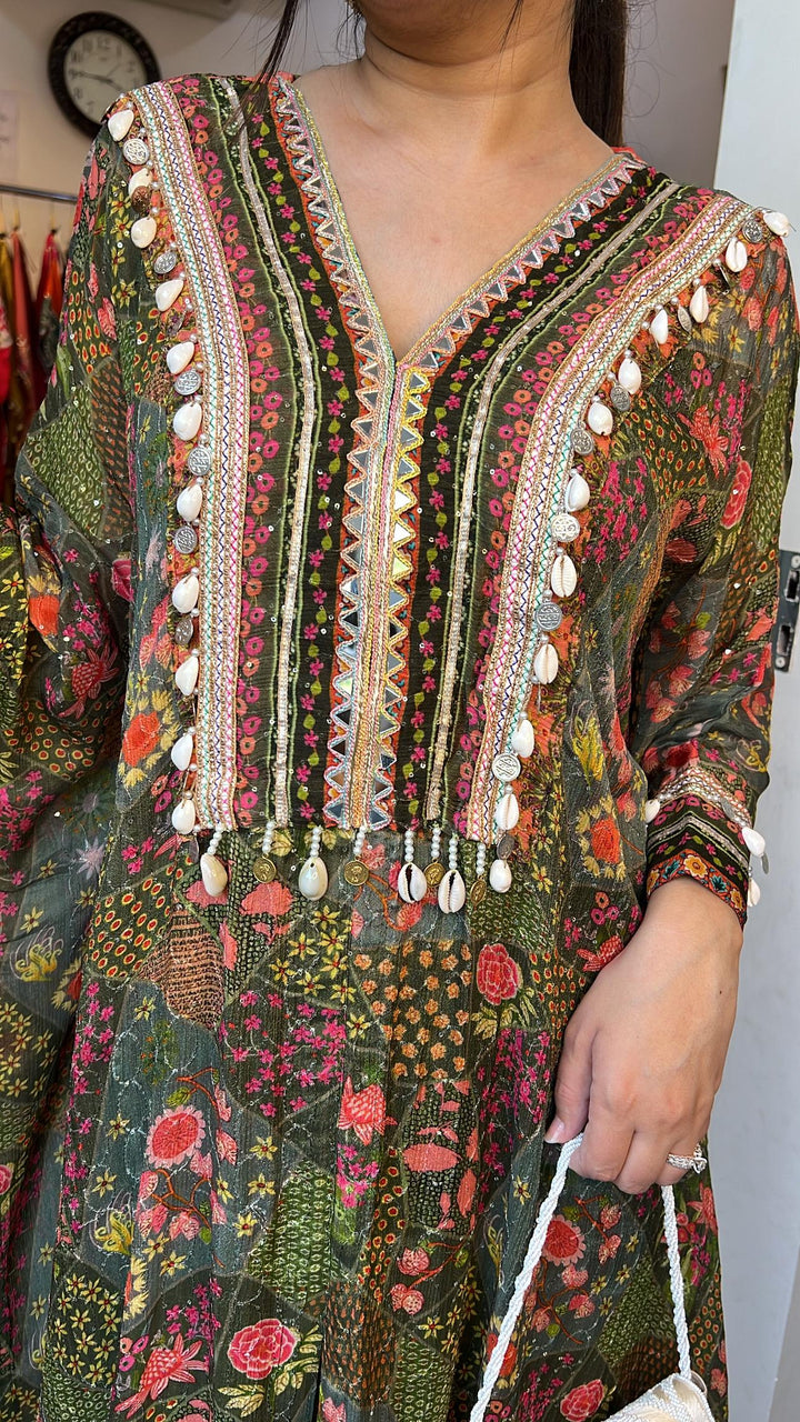 Festive Kaftan Set With Intricate Detailings