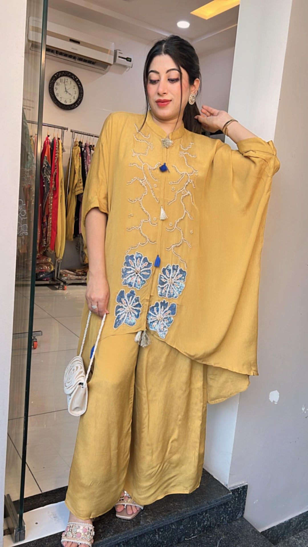 Kaftan Set With Exquisite Embellishments