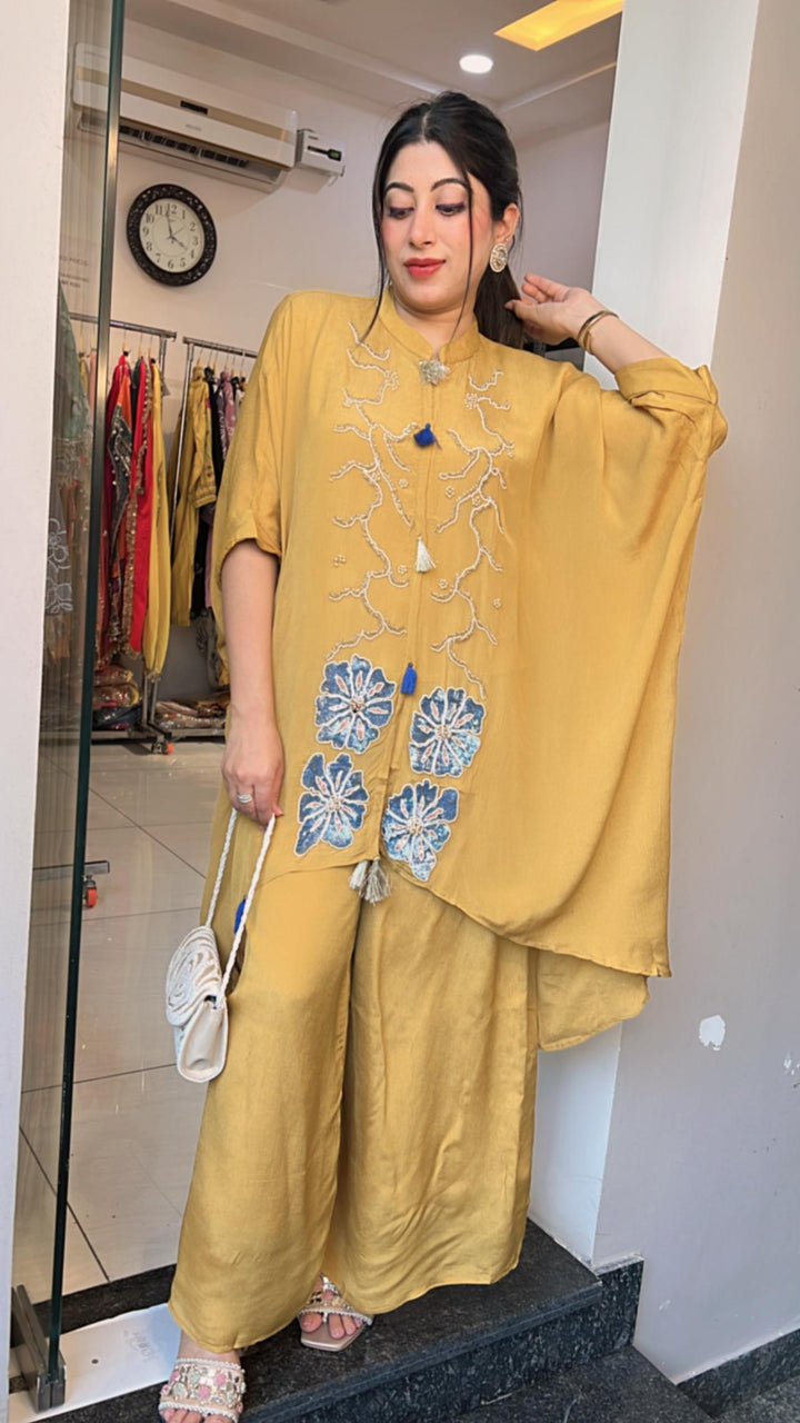 Kaftan Set With Exquisite Embellishments