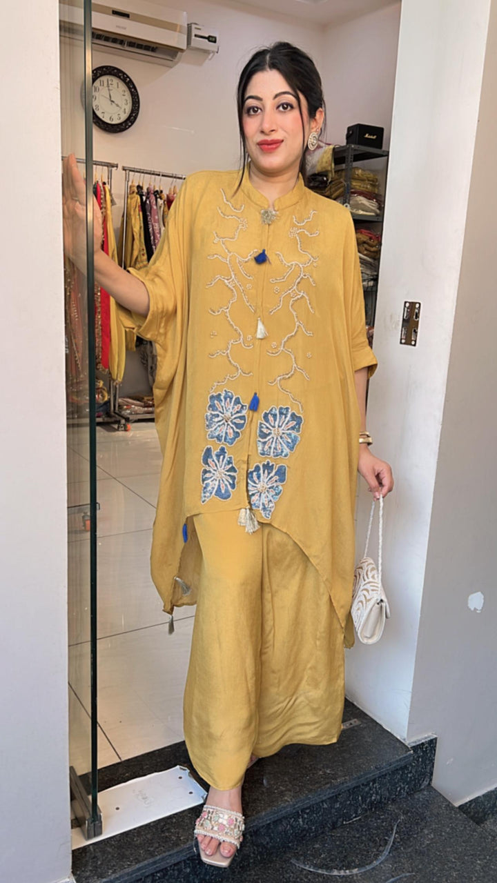 Kaftan Set With Exquisite Embellishments