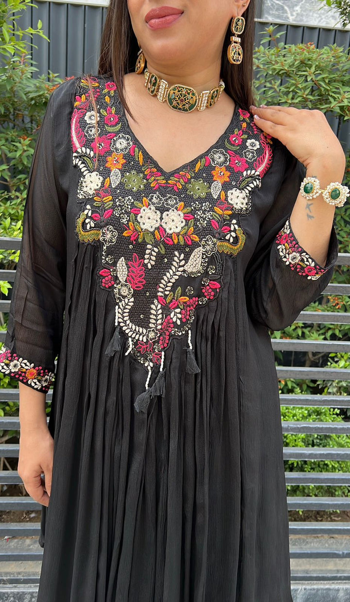BLACK CHINON FESTIVE SET WITH EMBROIDERY