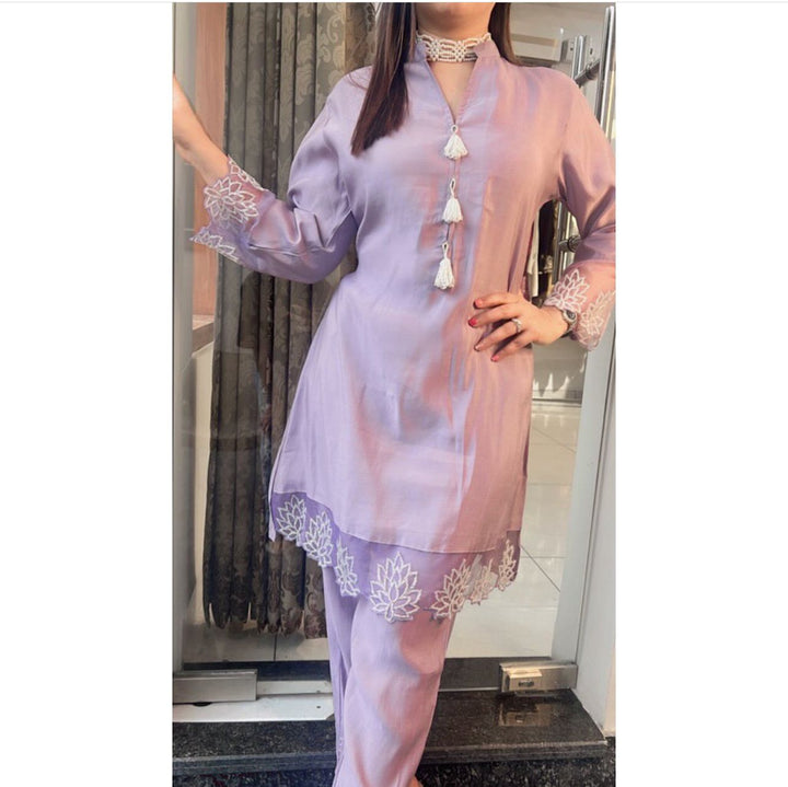 LILAC CO-ORD WITH TASSLE & LACE DETAILING